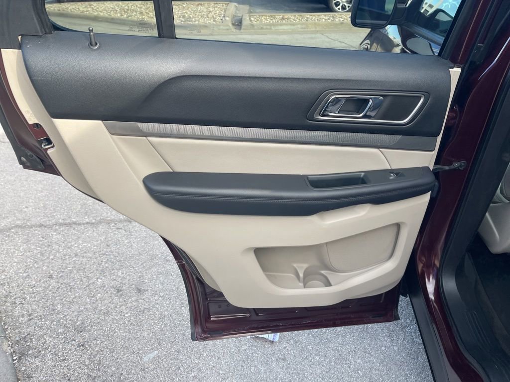 Used 2018 Ford Explorer XLT w/ Equipment Group 201A image 18