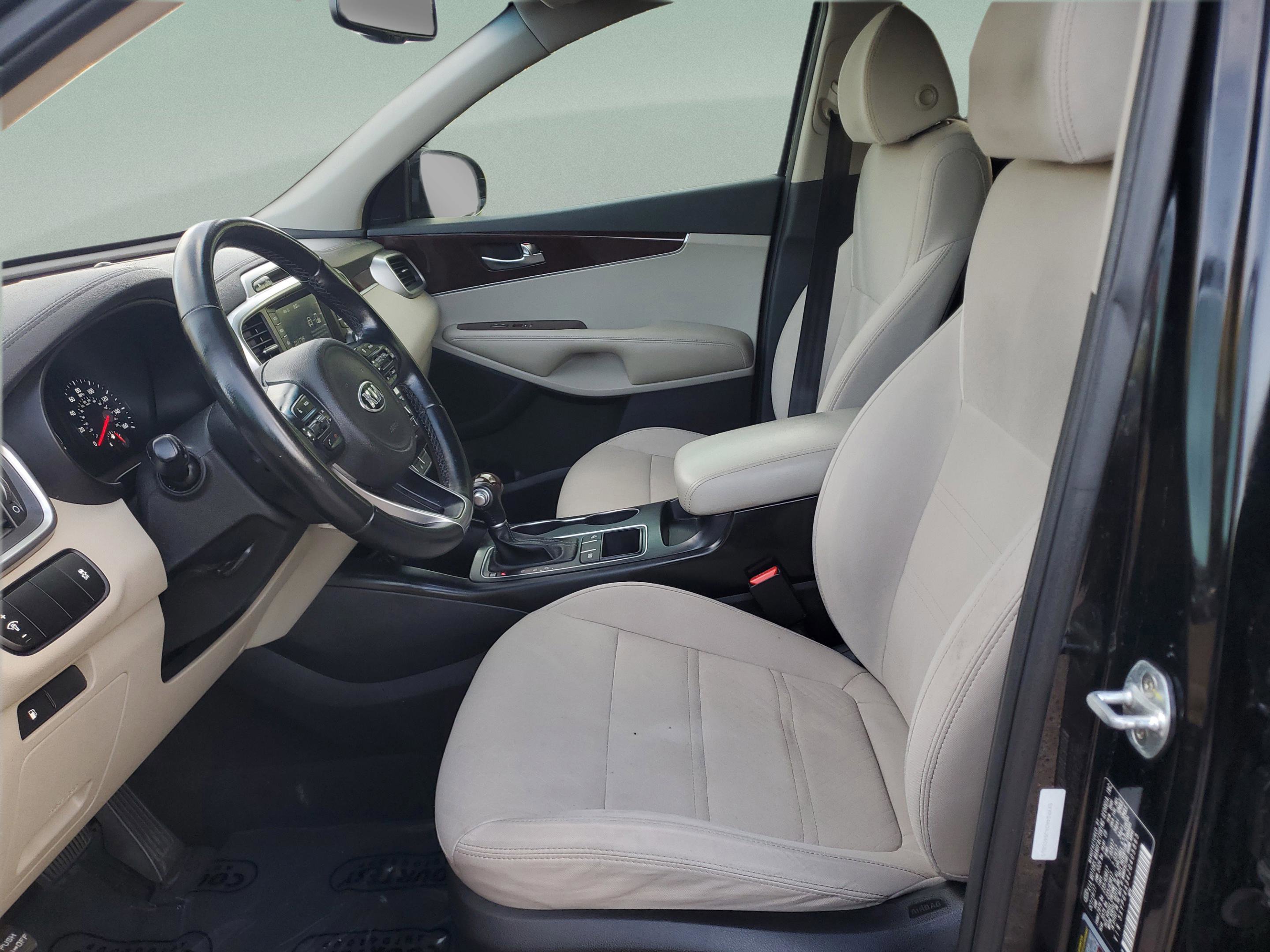 Used 2018 Kia Sorento LX image 21