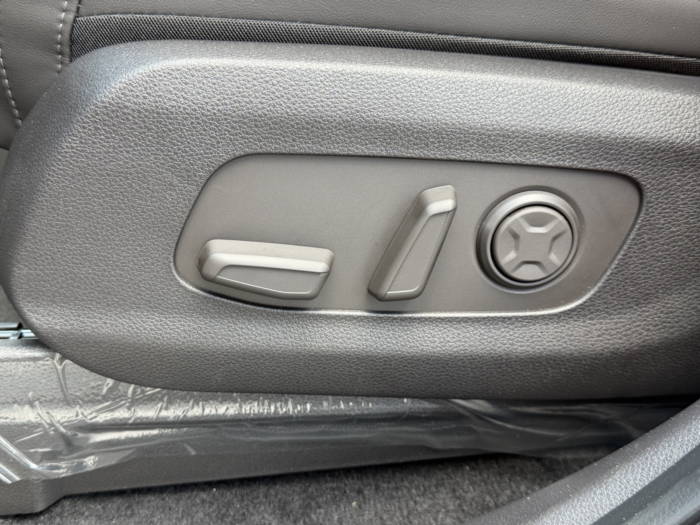 New 2026 Kia Carnival EX FWD image 22