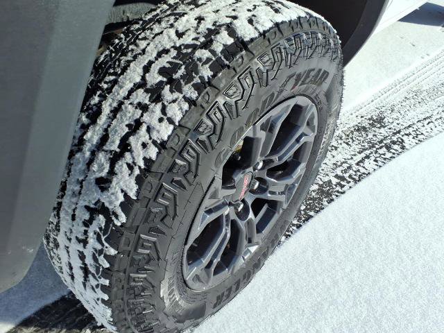 Used 2025 GMC Canyon Elevation image 27