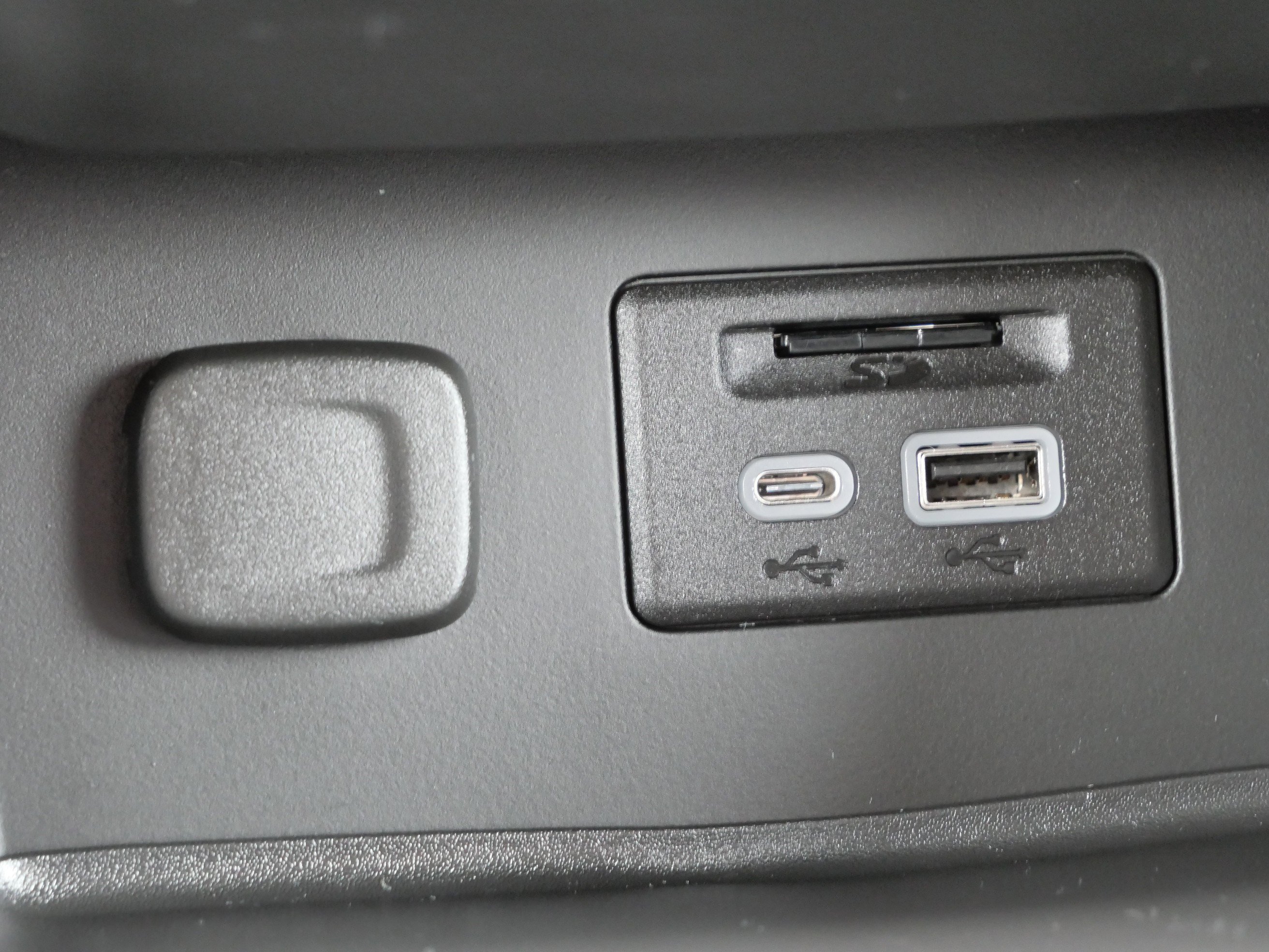 Used 2022 GMC Acadia SLT w/ Elevation Edition image 29