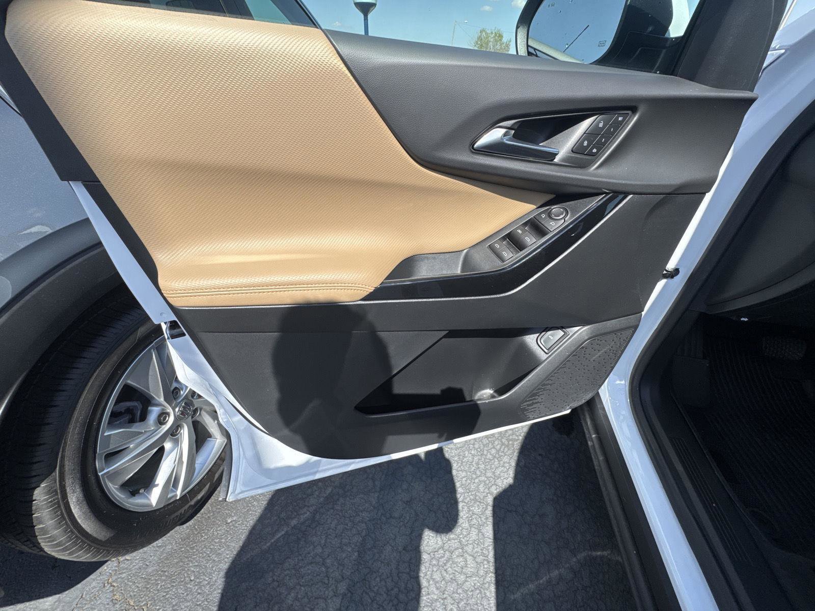 Used 2026 Chevrolet Equinox ACTIV w/ Convenience Package III FWD image 9