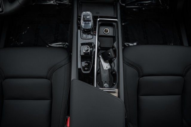 New 2026 Volvo XC60 B5 Plus w/ Protection Package Premier image 27