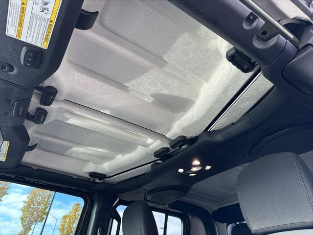 Used 2022 Jeep Gladiator Sport image 24