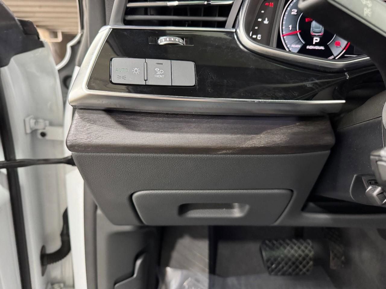 Certified 2023 Audi Q8 Premium w/ Convenience Package AWD/4WD image 27