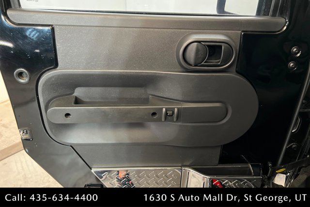 Used 2008 Jeep Wrangler Unlimited Rubicon w/ Dual Top Group AWD/4WD image 14