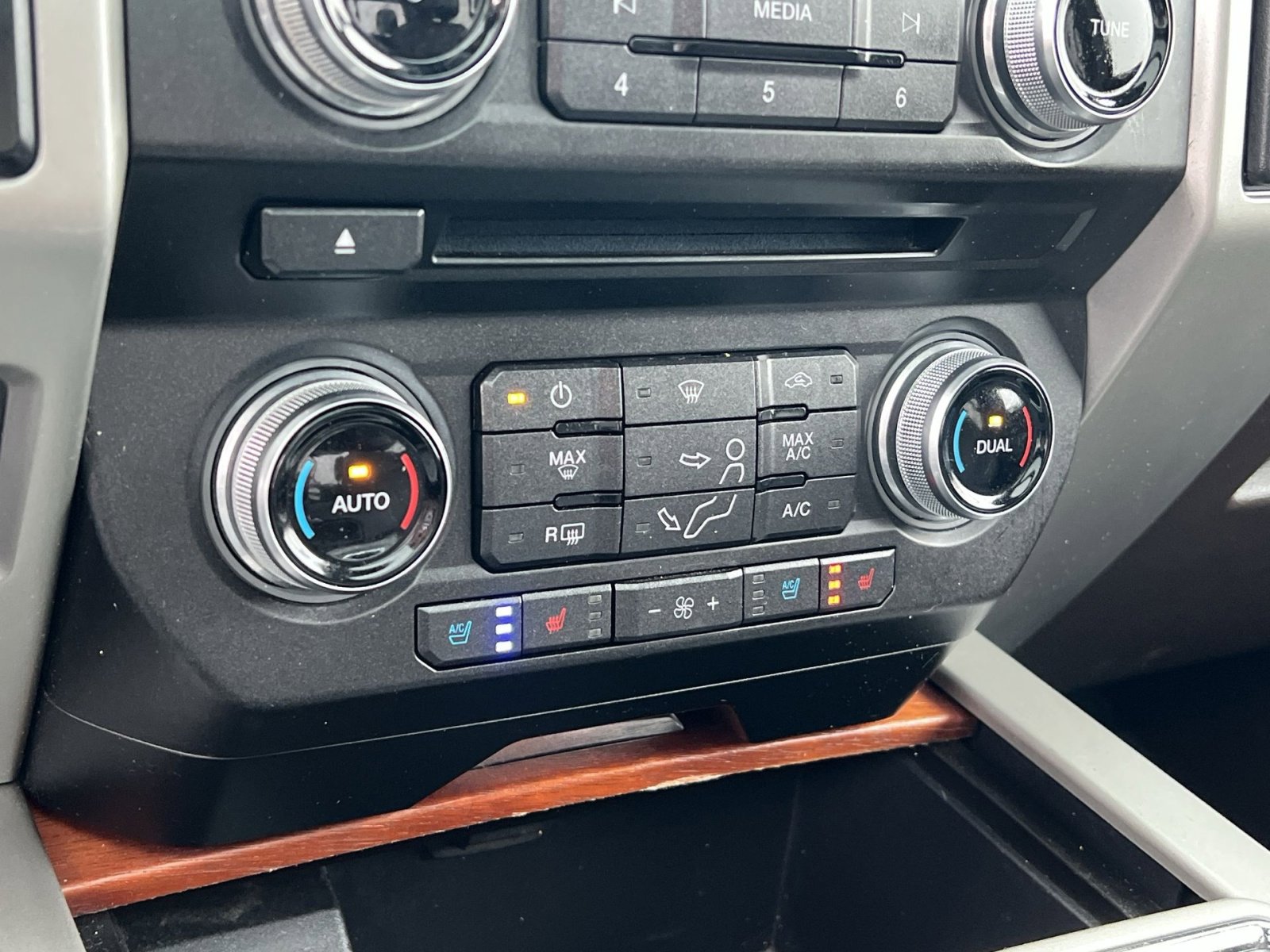 Used 2017 Ford F450 King Ranch w/ King Ranch Ultimate Package image 21