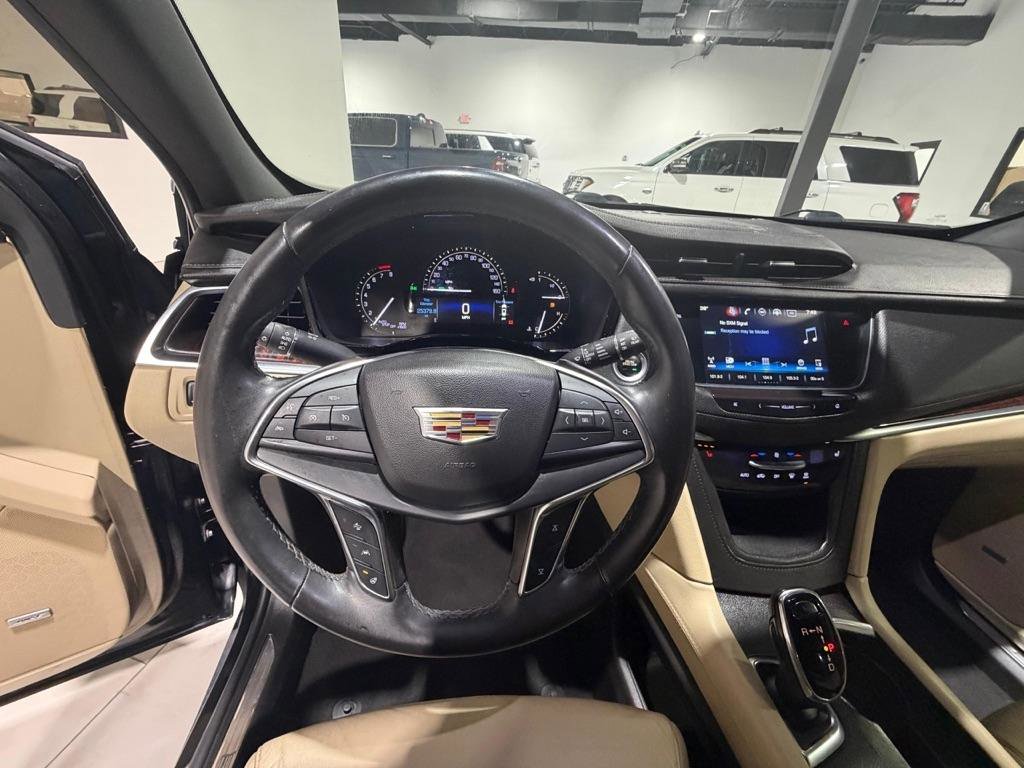 Used 2018 Cadillac XT5 Luxury w/ Driver Awareness Package image 32