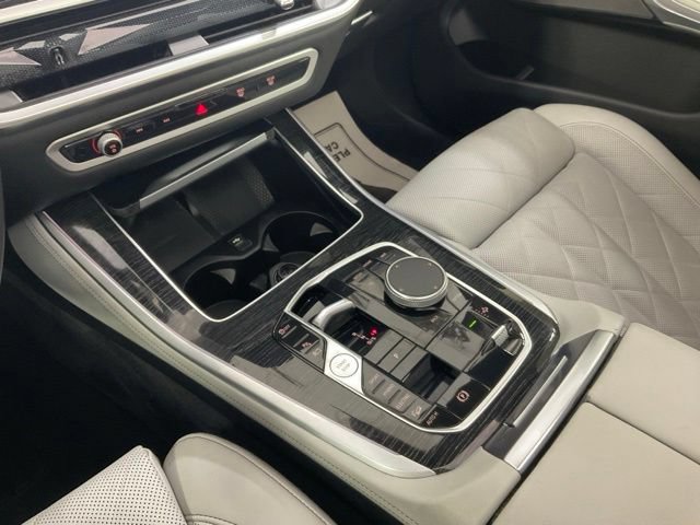 Used 2024 BMW X5 xDrive50e AWD/4WD image 12