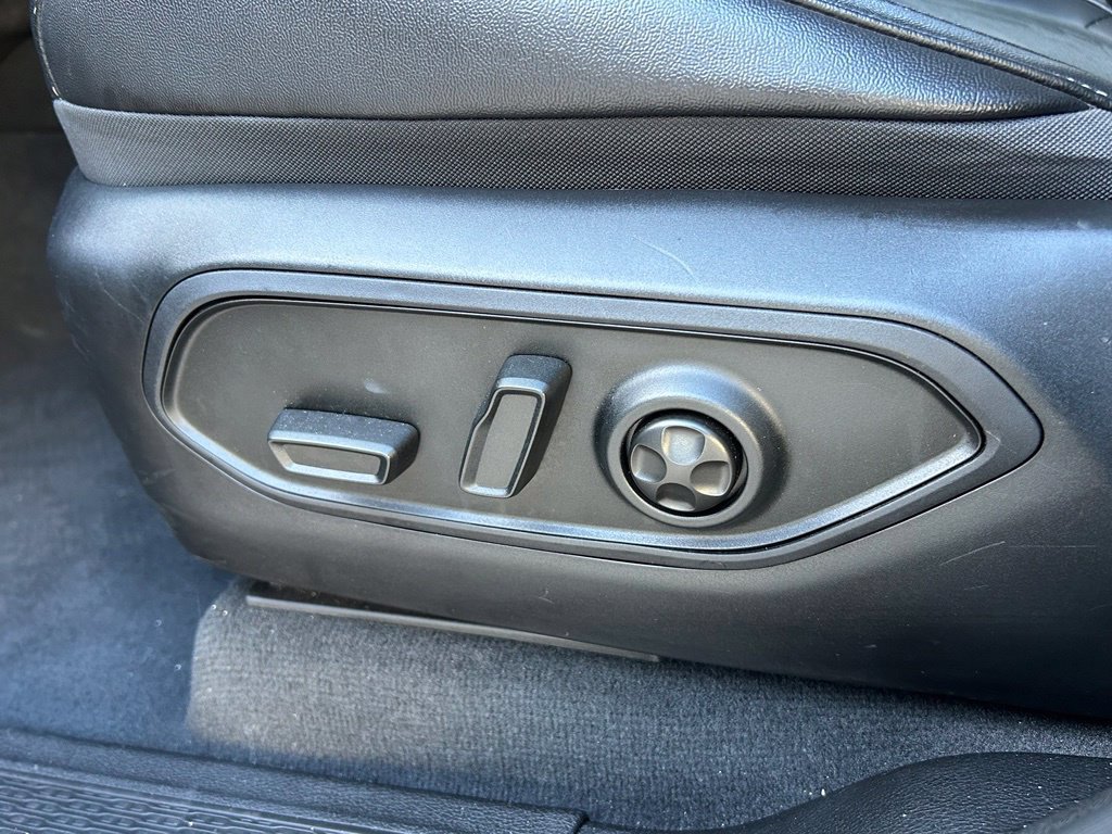 Certified 2025 Jeep Grand Cherokee L Altitude RWD image 17