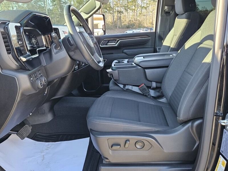 Used 2025 Chevrolet Silverado 3500 LT w/ Convenience Package AWD/4WD image 6