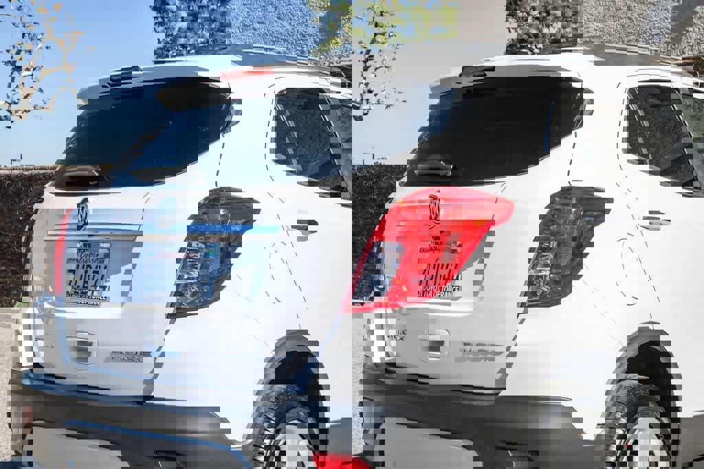 Used 2016 Buick Encore FWD image 9