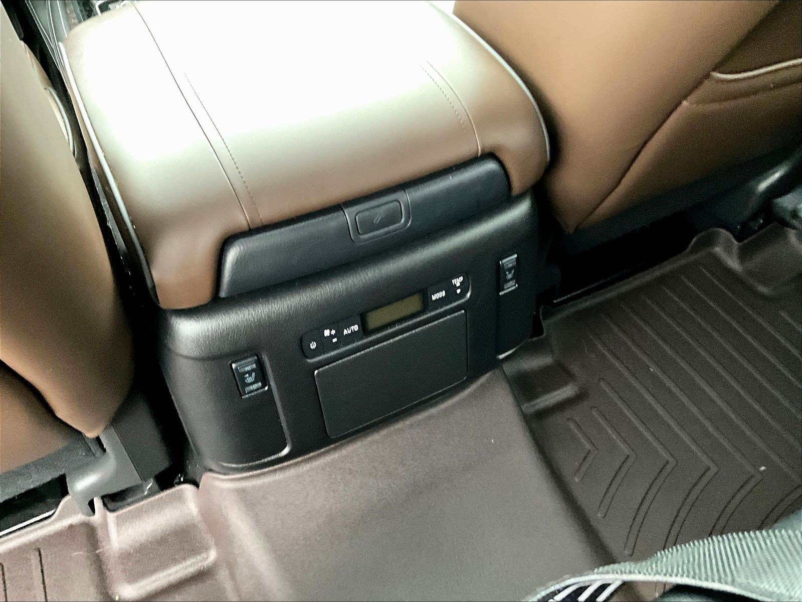 Used 2024 Nissan Armada Platinum w/ Captain's Chairs Package AWD/4WD image 10