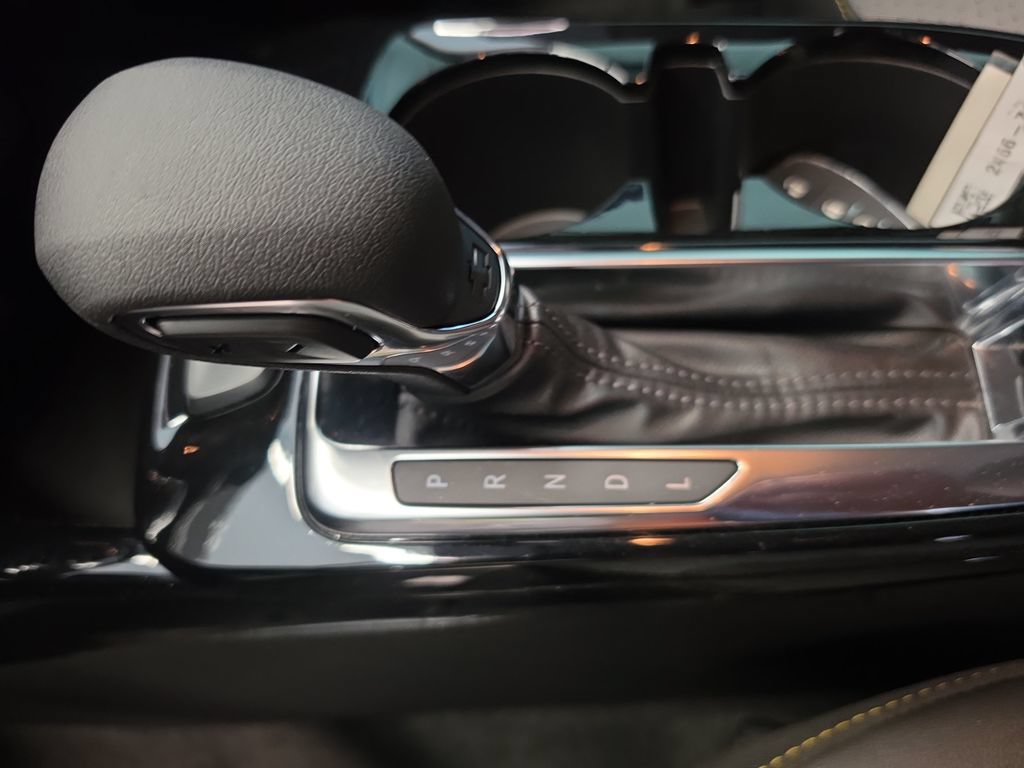 Used 2024 Chevrolet Trax LT w/ Driver Confidence Package FWD image 30