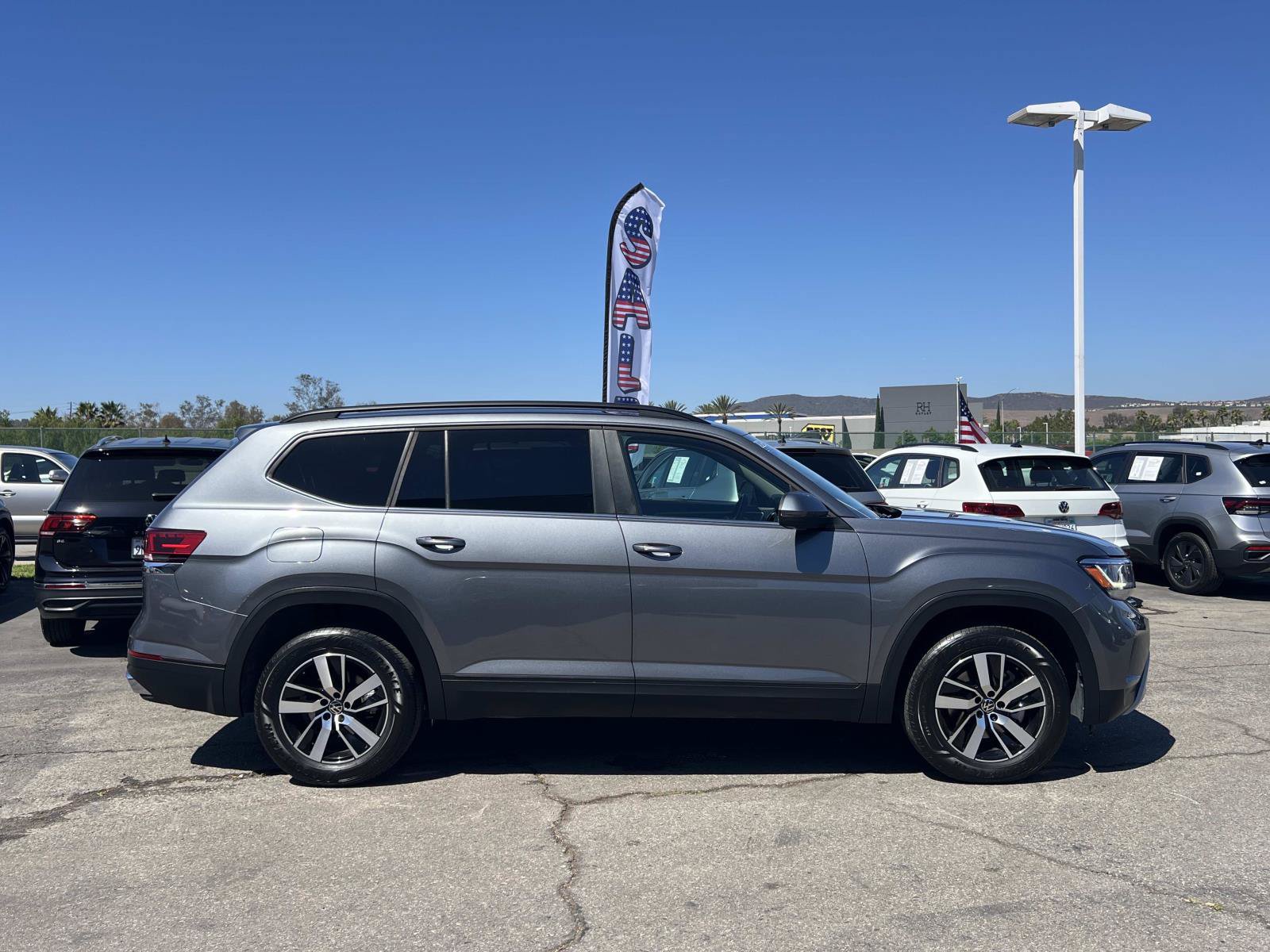Certified 2023 Volkswagen Atlas SE FWD image 26
