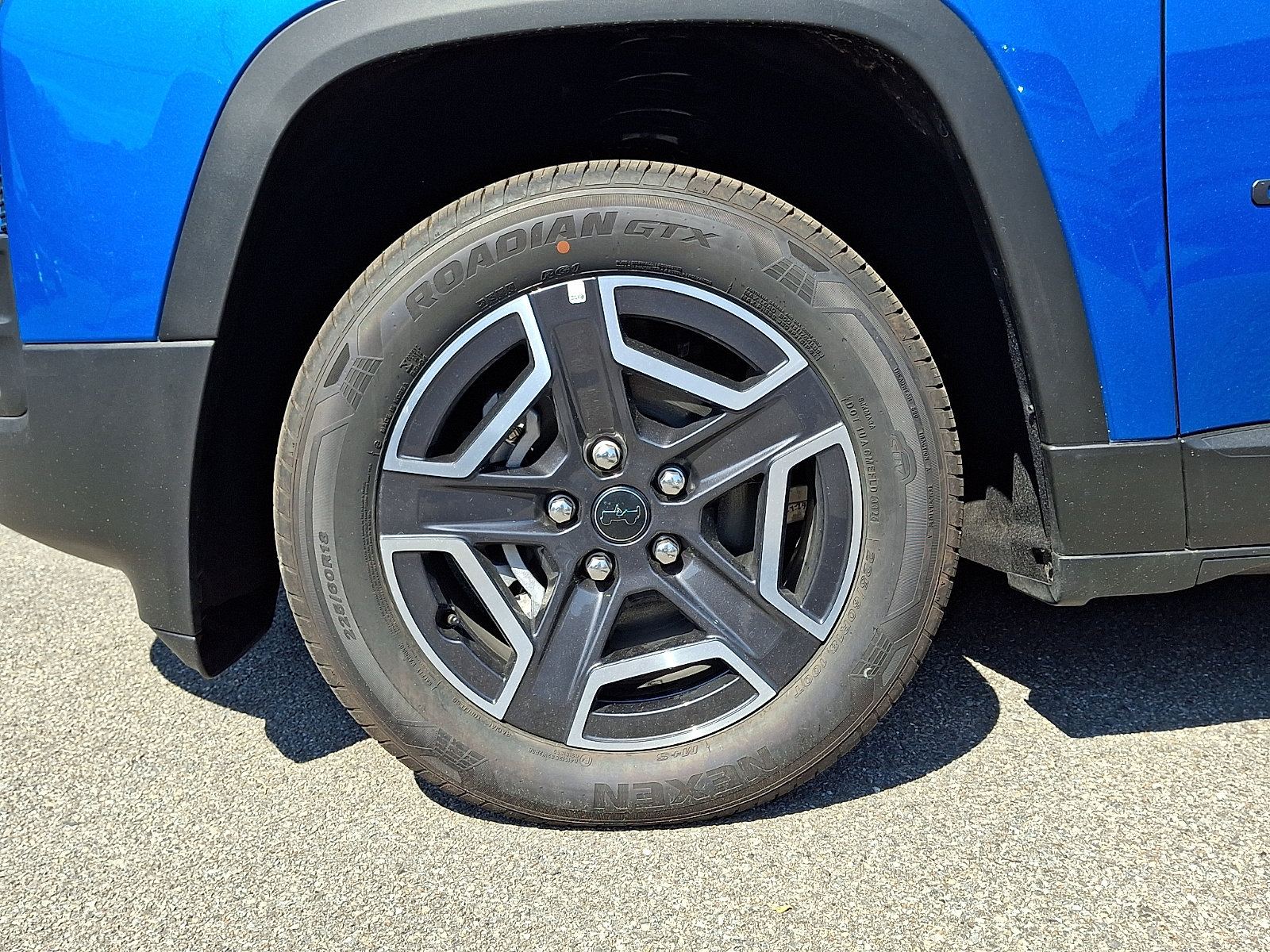 New 2026 Jeep Cherokee Laredo AWD/4WD image 4