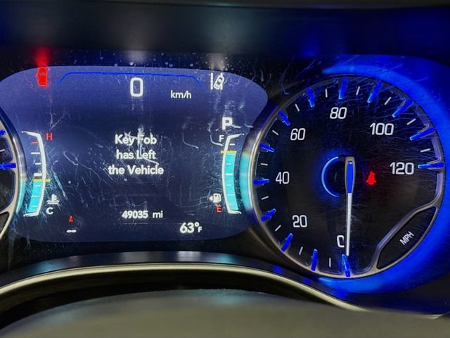 Used 2024 Chrysler Pacifica Touring-L image 12