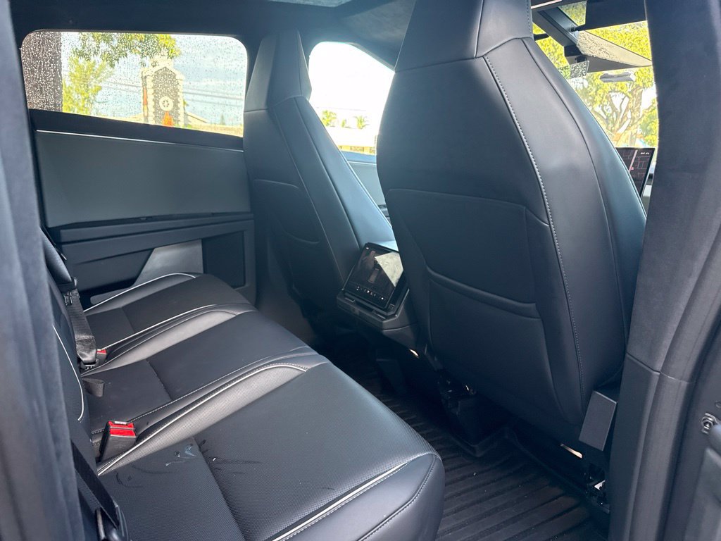 Used 2025 Tesla Cybertruck AWD Crew Cab image 6