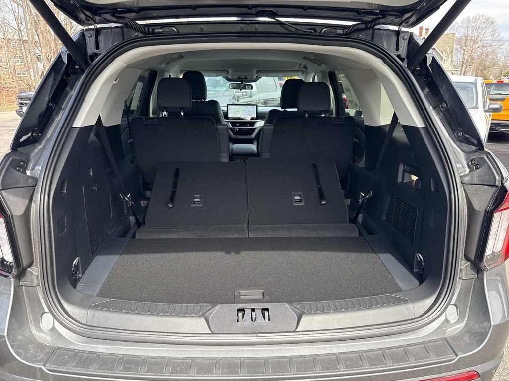 New 2026 Ford Explorer Active w/ Active Comfort Package AWD/4WD image 4