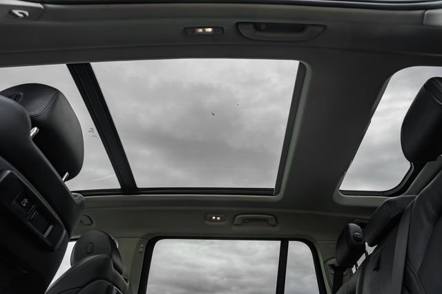 Used 2020 BMW X7 xDrive40i w/ Cold Weather Package image 38