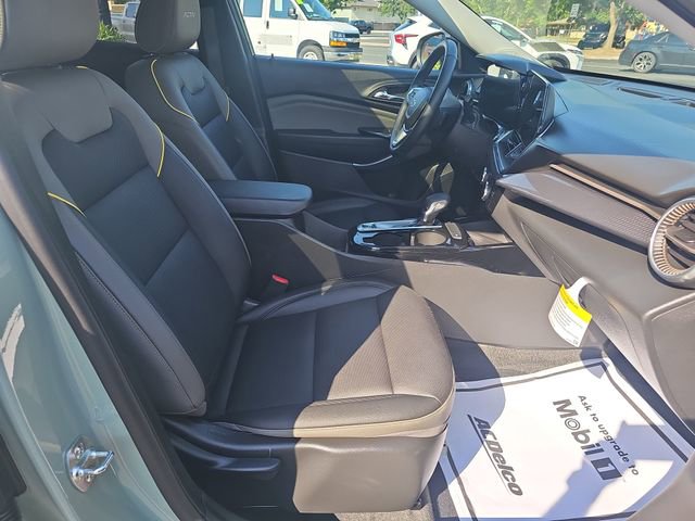 Used 2025 Chevrolet Trax ACTIV w/ Sunroof Package FWD image 20