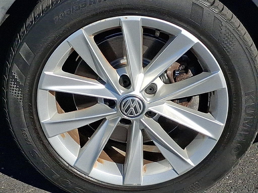 Used 2017 Volkswagen Golf Alltrack SE AWD/4WD image 9