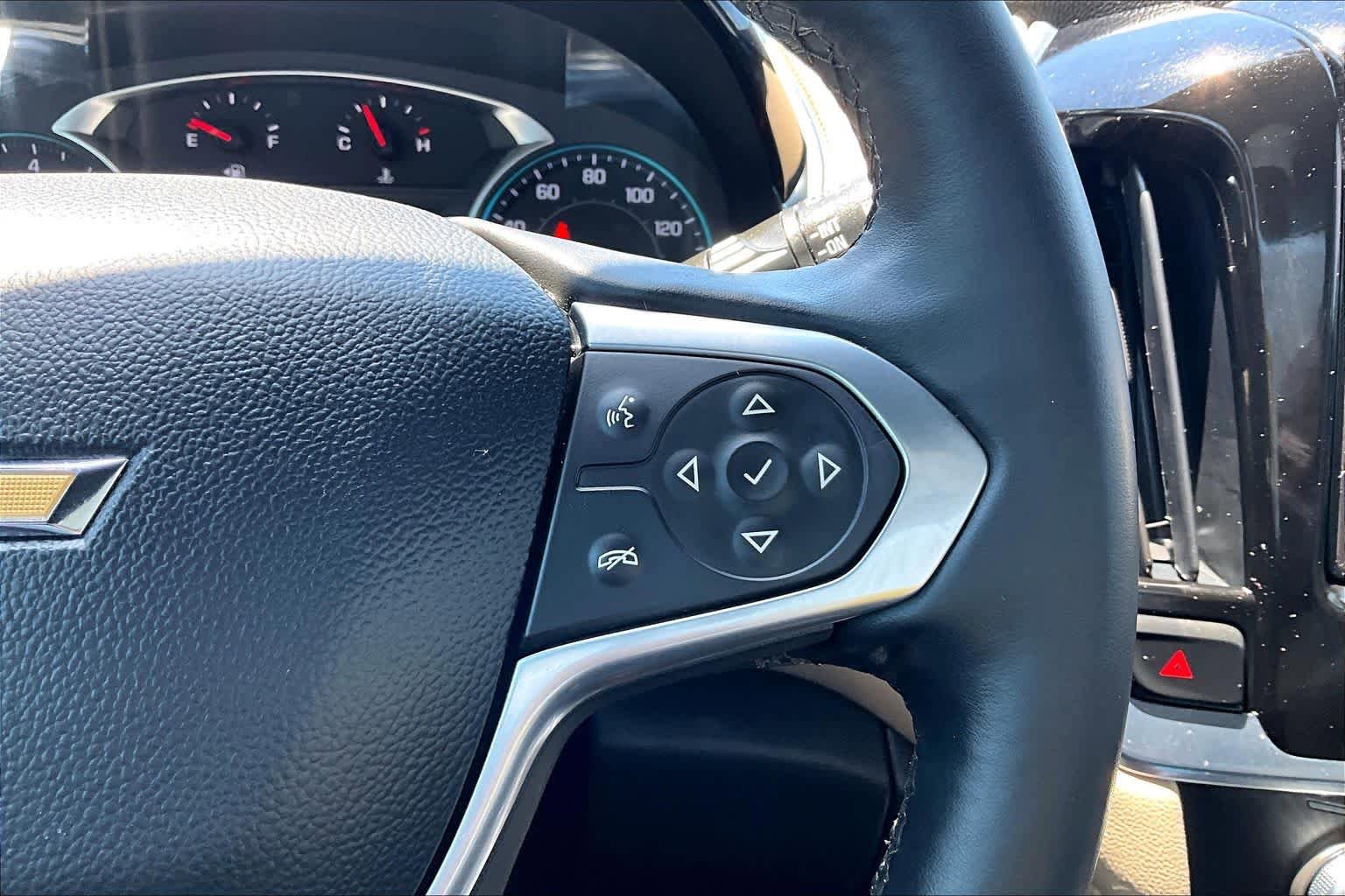 Used 2023 Chevrolet Traverse LT FWD image 22