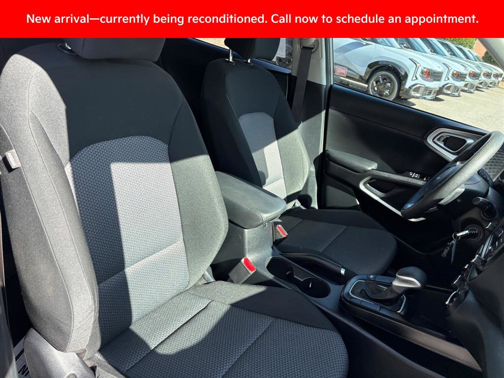 Certified 2022 Kia Soul LX w/ Technology Package FWD image 17