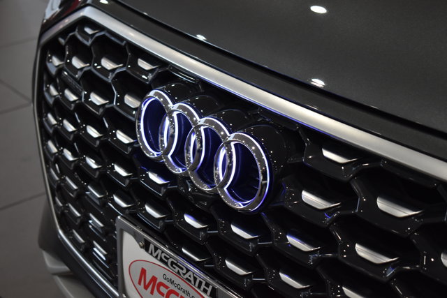 Used 2023 Audi Q5 2.0T Premium Plus w/ Premium Plus Package AWD/4WD image 3