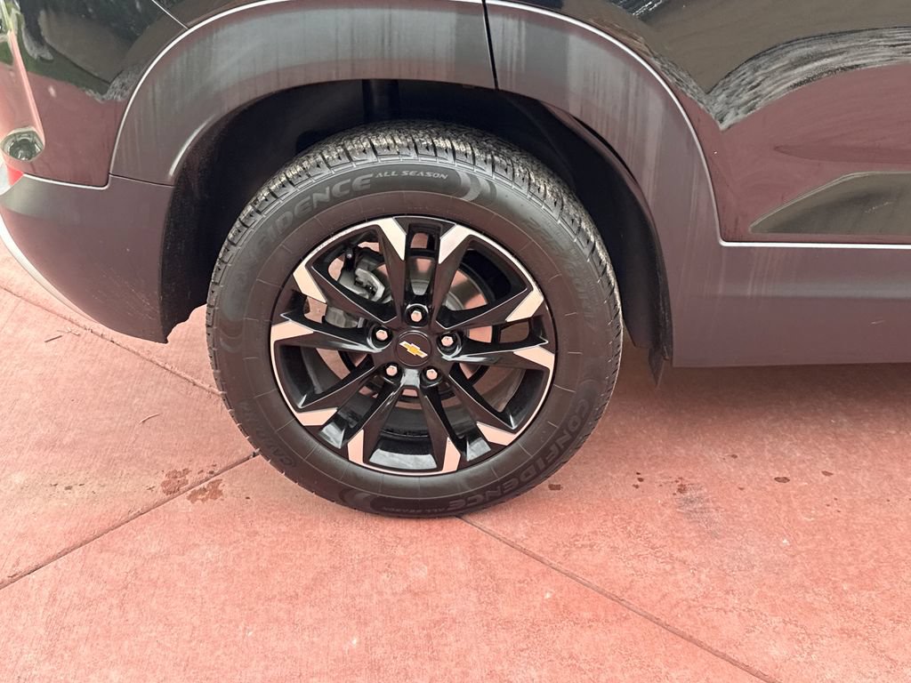 Used 2023 Chevrolet TrailBlazer LT AWD/4WD image 36