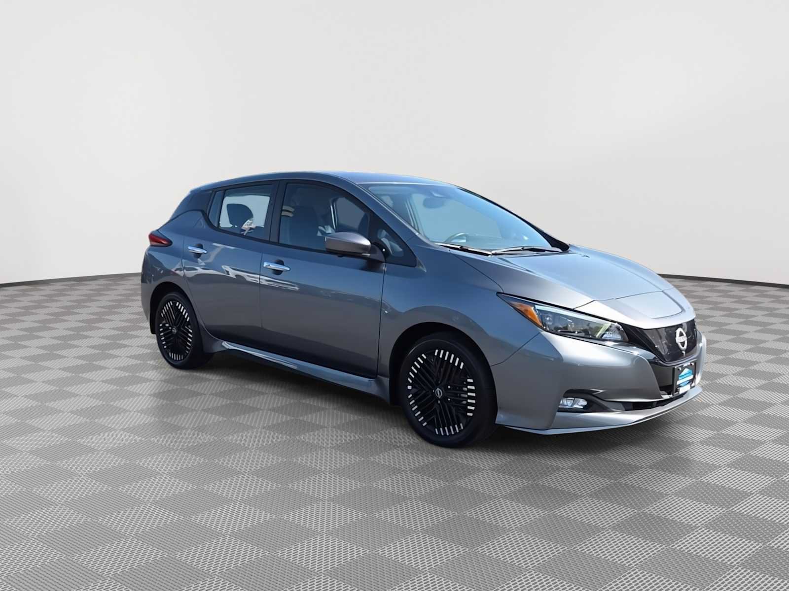 Used 2024 Nissan Leaf SV Plus FWD image 2