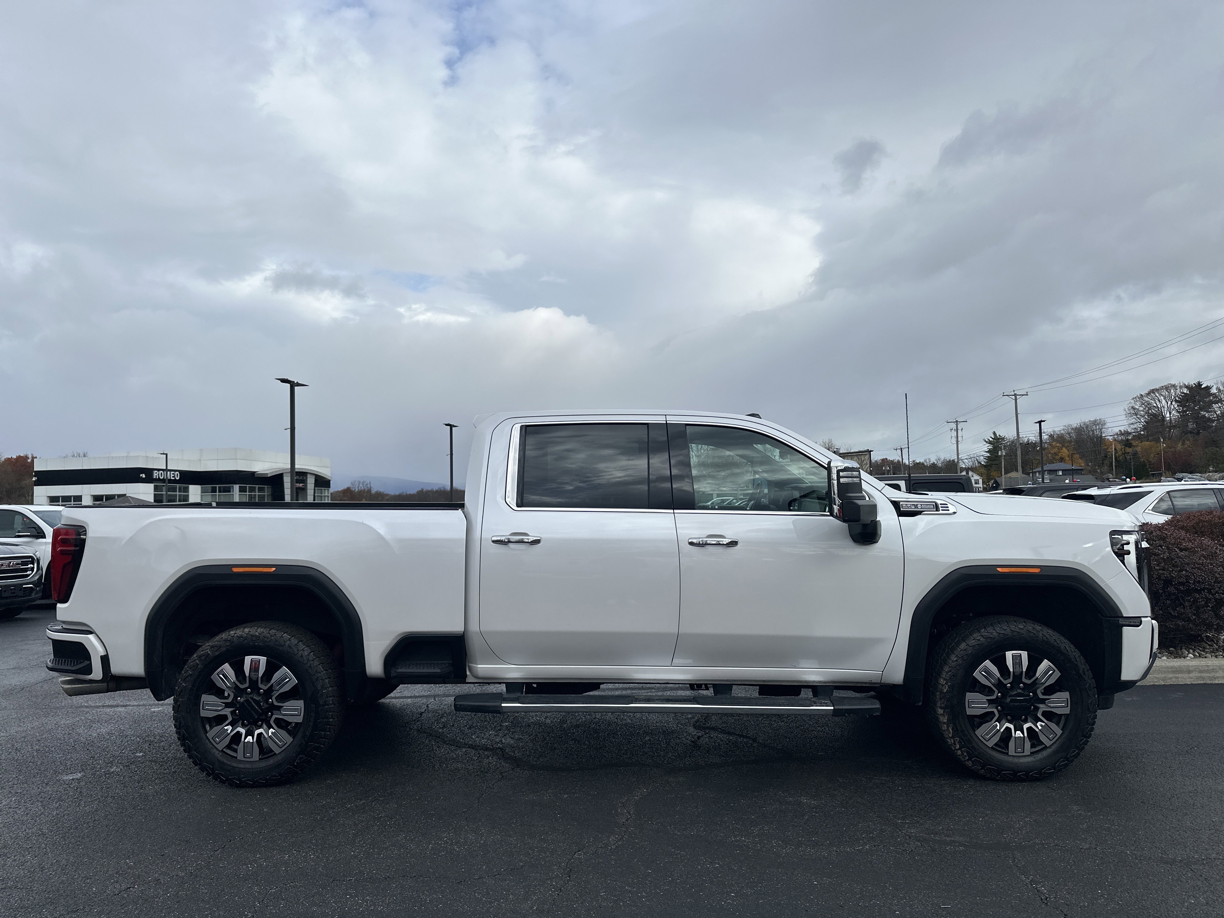 Certified 2024 GMC Sierra 2500 Denali w/ Denali Reserve Package image 4
