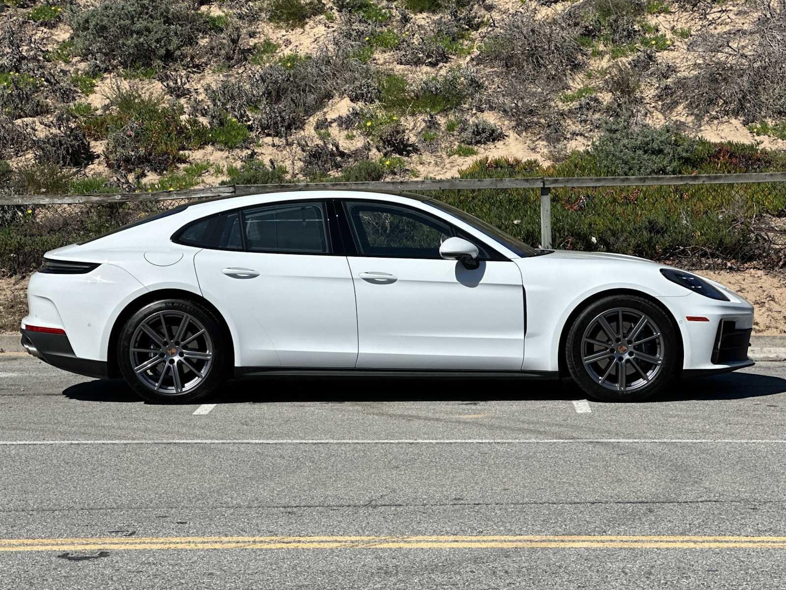 Used 2025 Porsche Panamera 4 RWD image 9