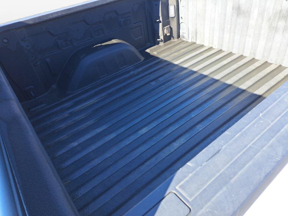 Used 2023 Chevrolet Silverado 1500 LT AWD/4WD image 23