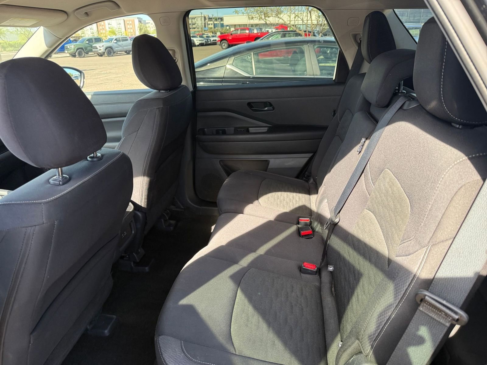 Used 2025 Nissan Pathfinder SV image 28