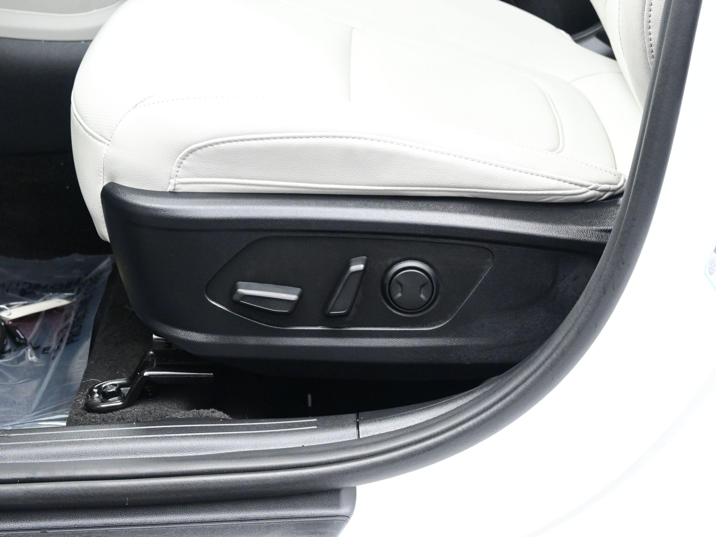 Certified 2025 Hyundai Tucson SEL image 11