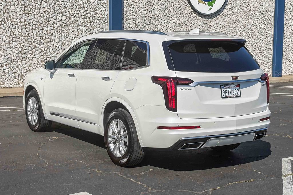 Used 2023 Cadillac XT6 Luxury image 2