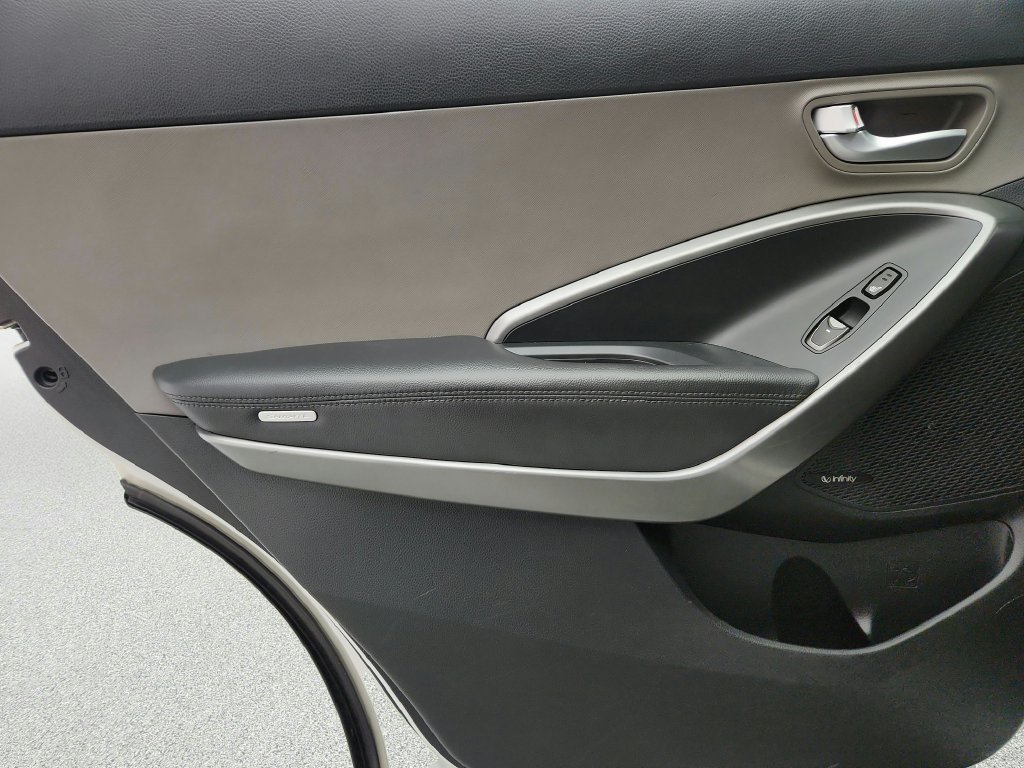 Used 2018 Hyundai Santa Fe Limited AWD/4WD image 31