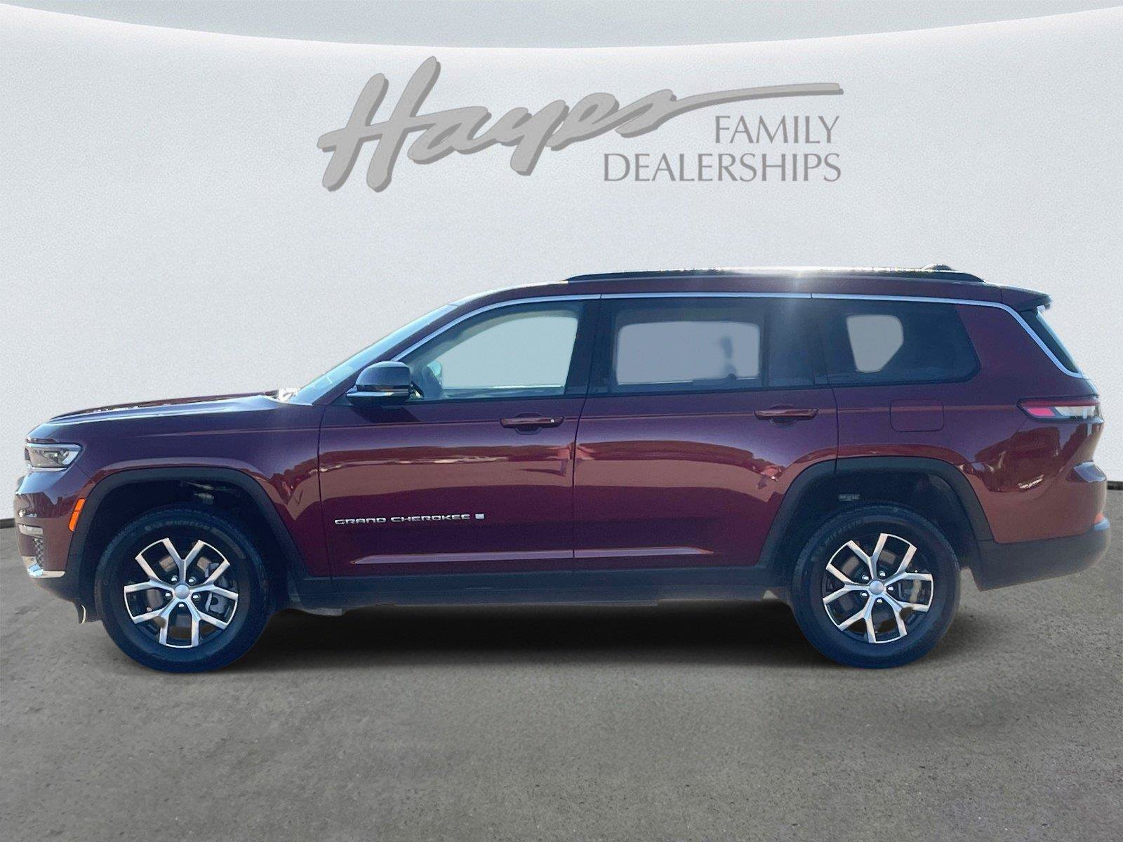 Used 2025 Jeep Grand Cherokee L Limited AWD/4WD image 8
