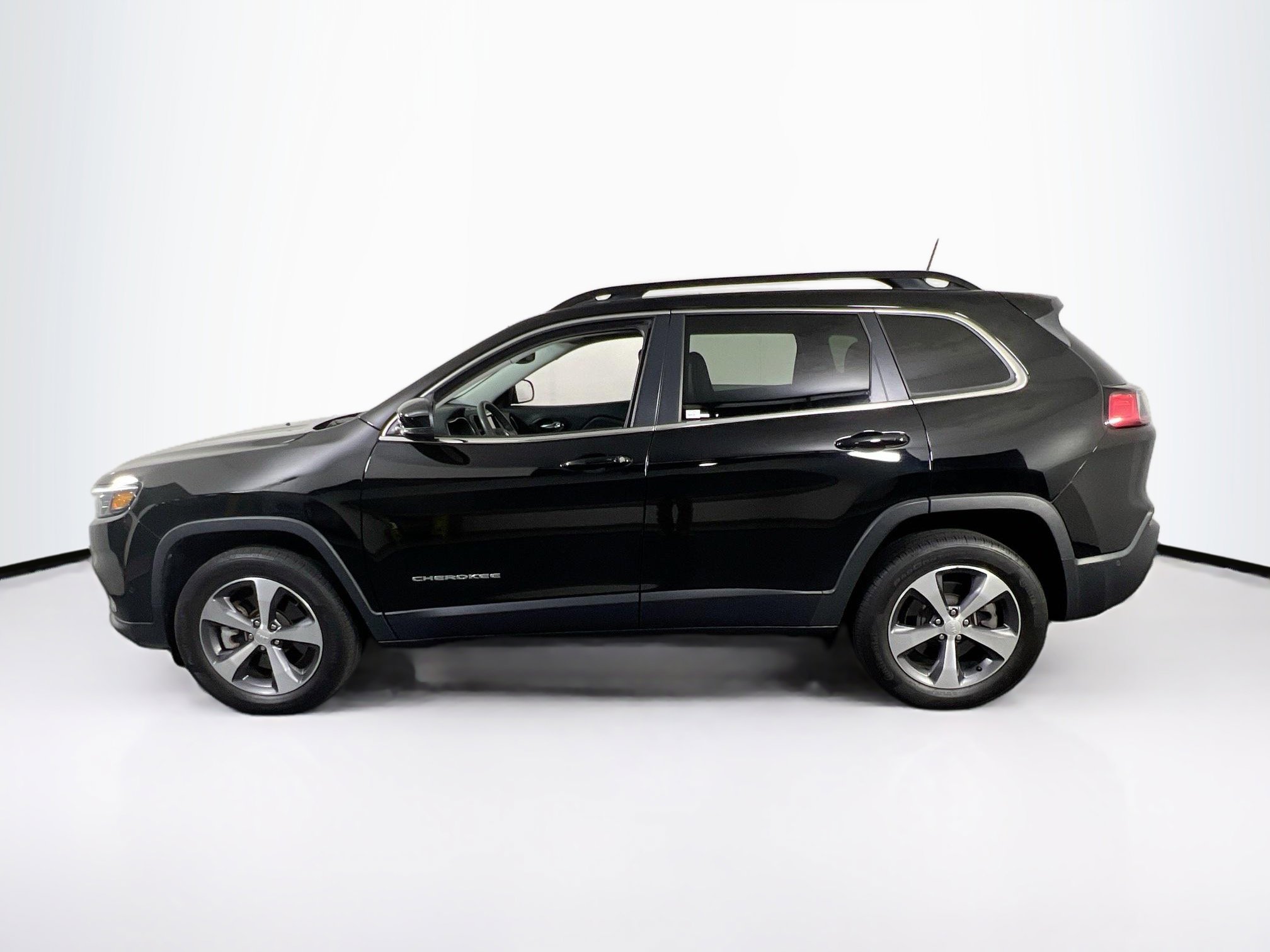 Used 2022 Jeep Cherokee Limited image 8