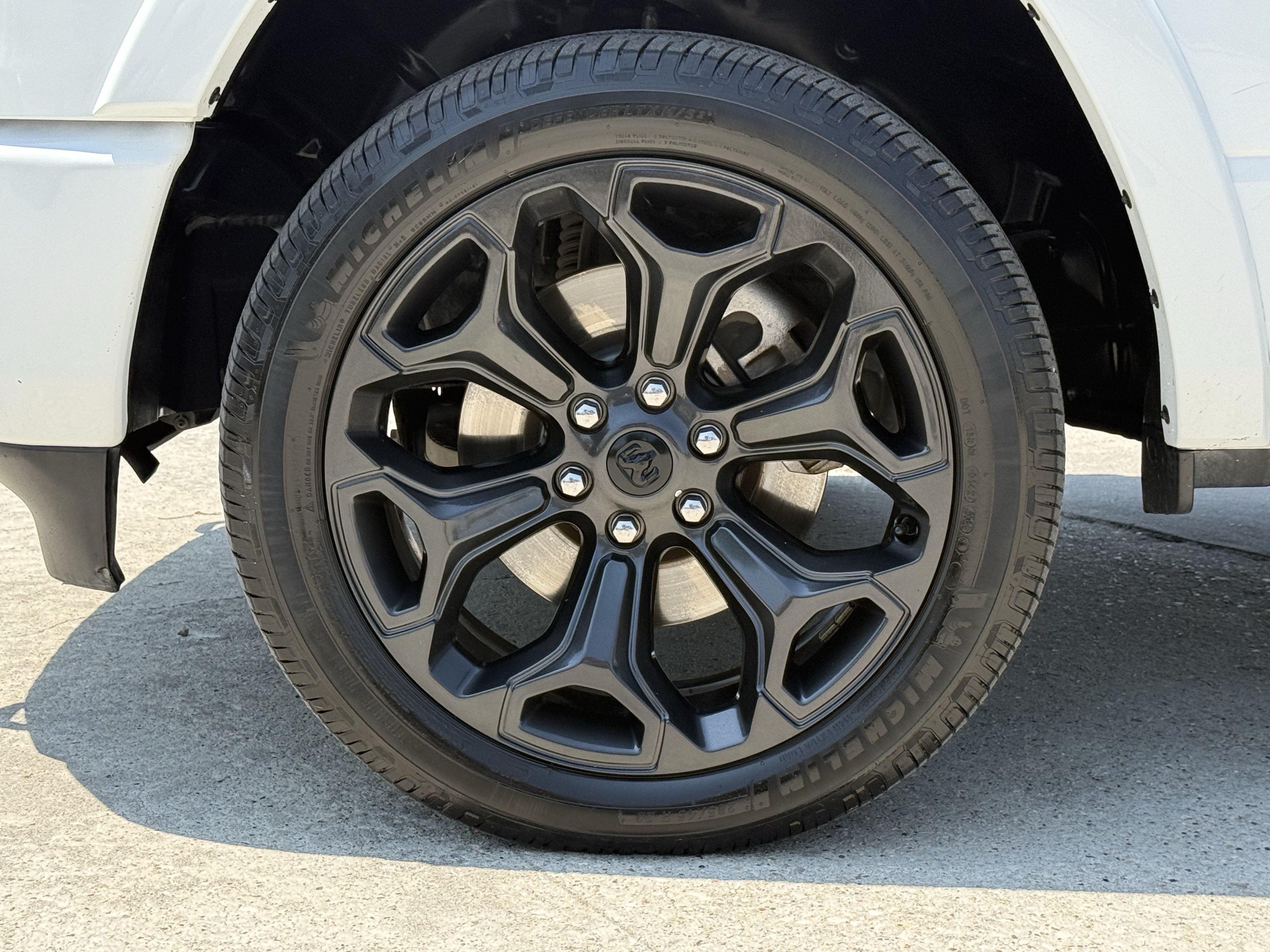 Used 2024 RAM 1500 Limited AWD/4WD image 12