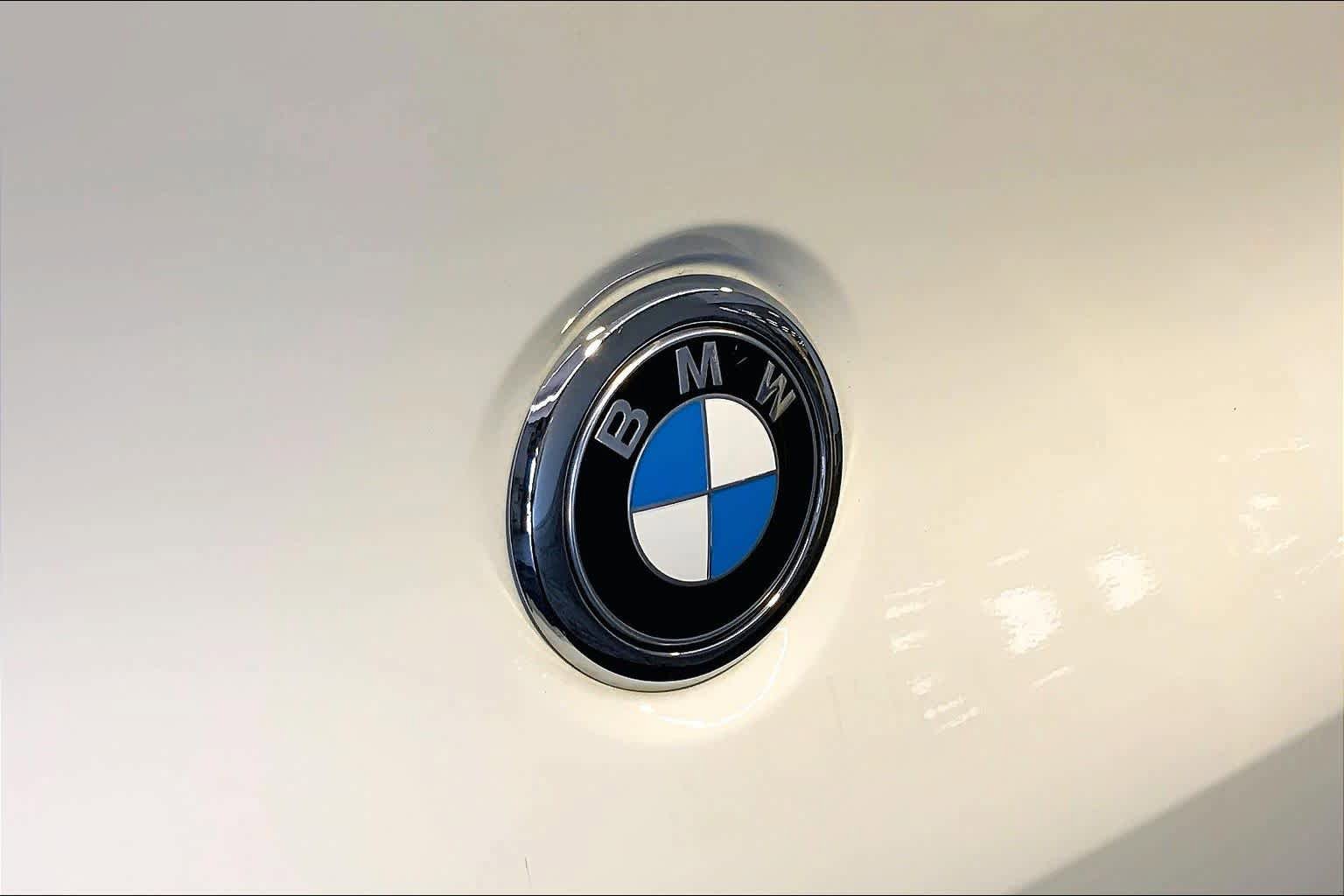 Used 2024 BMW X4 xDrive30i w/ Parking Assistance Package AWD/4WD image 34