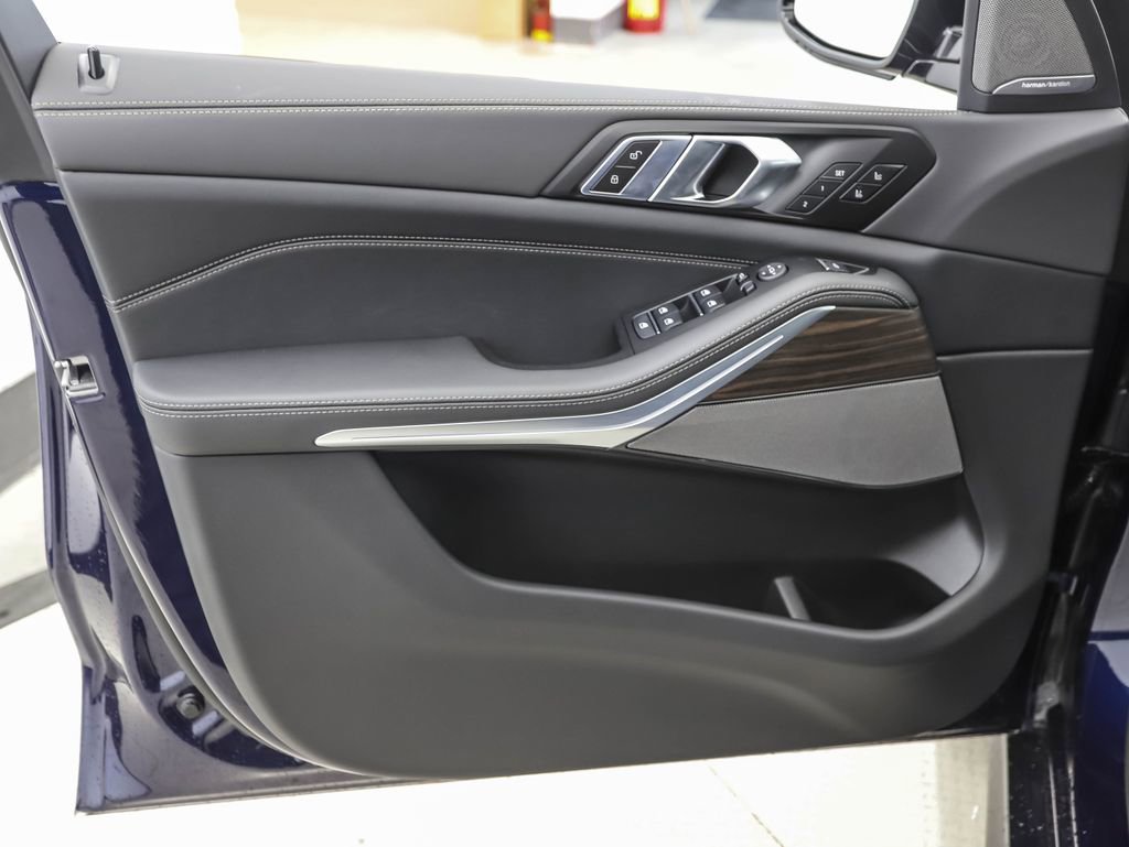 New 2026 BMW X5 xDrive40i w/ M Sport Package image 9