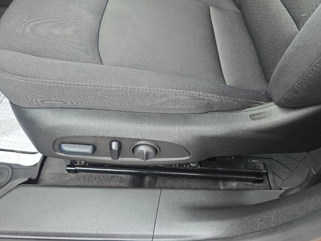Used 2023 Chevrolet Malibu LT FWD image 16