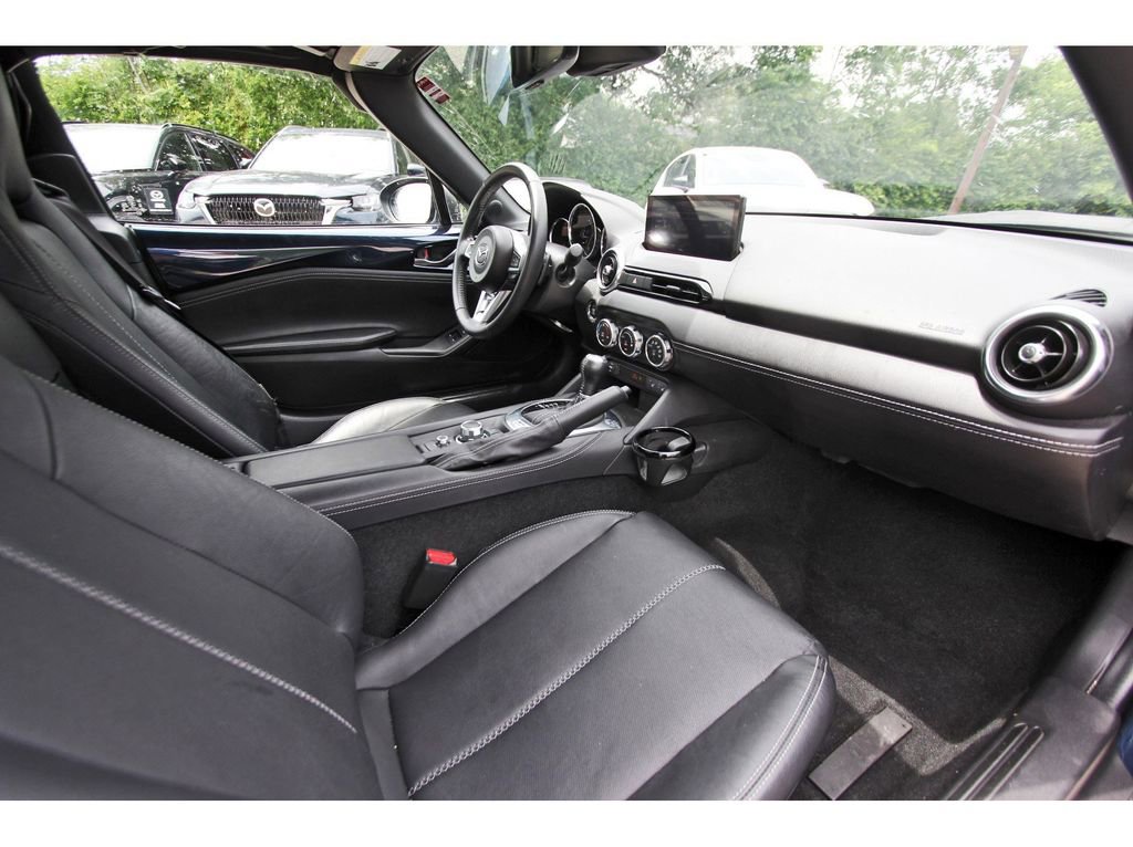 Used 2025 MAZDA MX-5 Miata RF Grand Touring RWD image 8