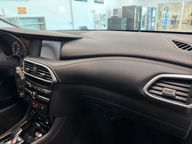 Used 2017 INFINITI QX30 Premium FWD image 20