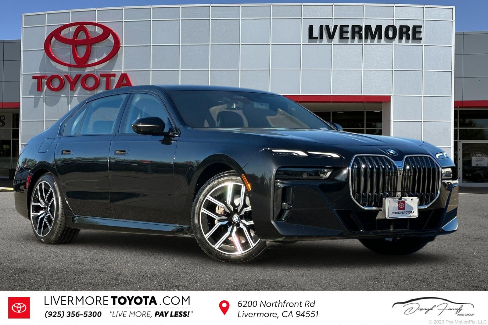 Used 2025 BMW 740i image 1