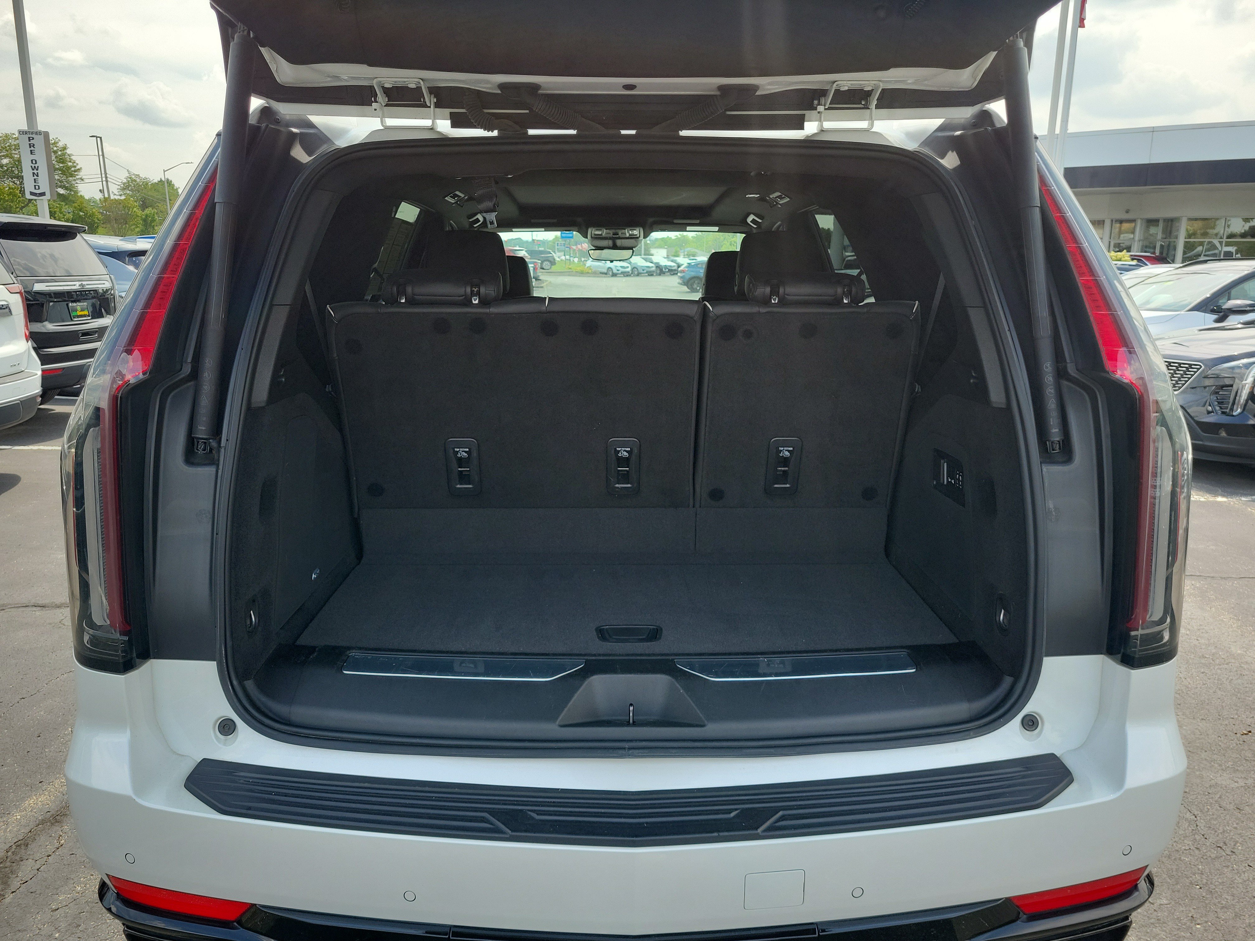 Used 2022 Cadillac Escalade Sport AWD/4WD image 8