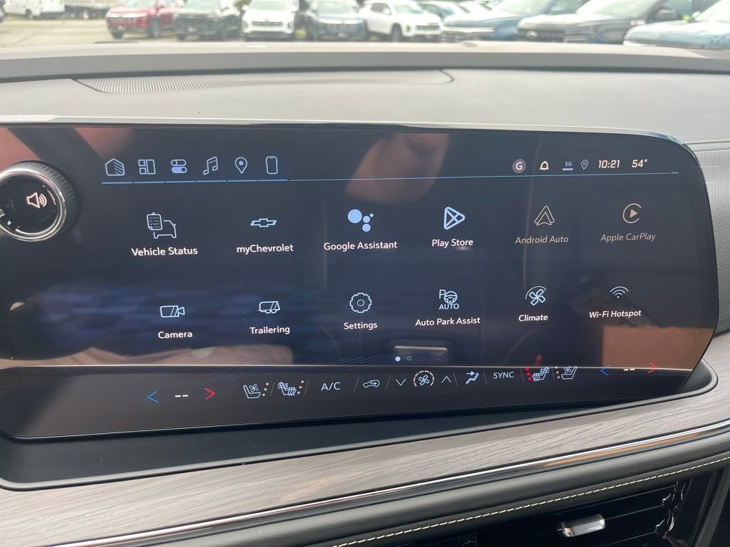 New 2026 Chevrolet Suburban Premier w/ Sun And Tow Package AWD/4WD image 18