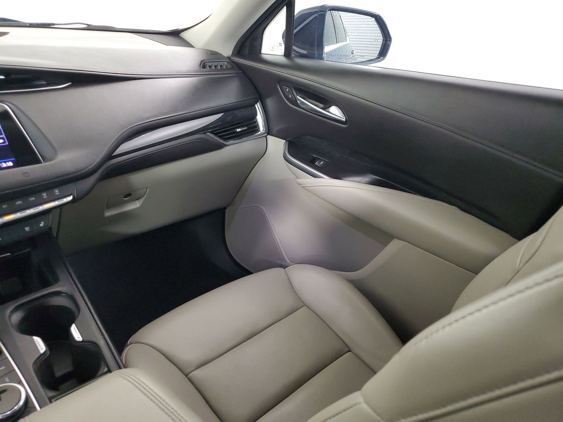 Used 2020 Cadillac XT4 Premium Luxury image 47